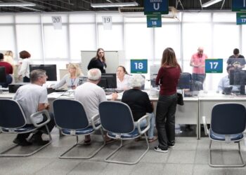 IPTU em Piracicaba: após sobrecarga no site e filas no 1º dia, atendimento é ampliado em 2h para emissão do carnê