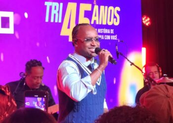 Thiaguinho fala do pai radialista e celebra ligação com o rádio: 'Faço parte dessa companhia através da música'